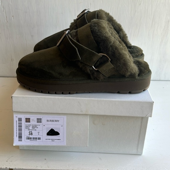 🔴SOLD🔴 BURBERRY Snug Genuine Shearling Clog 38- Loch - Picture 5 of 13